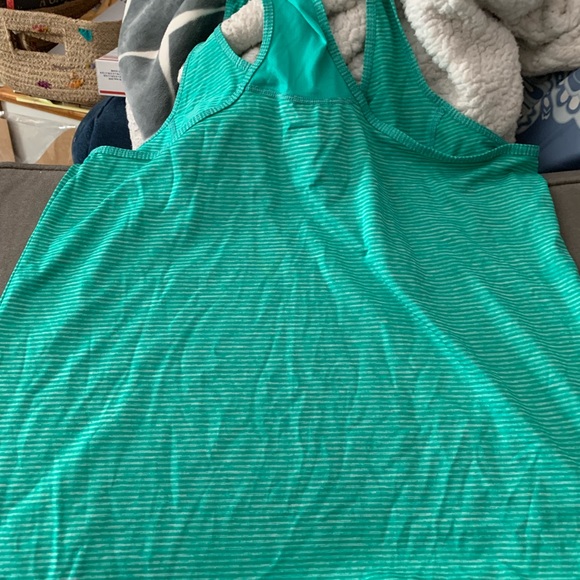 Razor back shirt it’s like new. - Picture 2 of 3